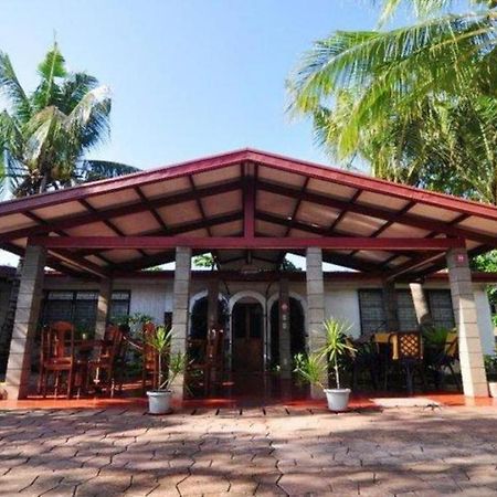 Ayahay Sa Matutina Hotel Puerto Princesa Esterno foto